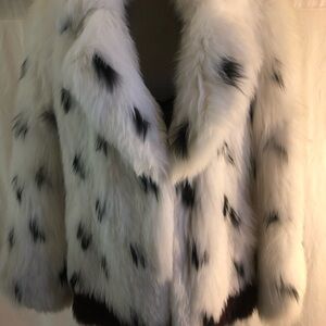 Elegant white fox fur jacket